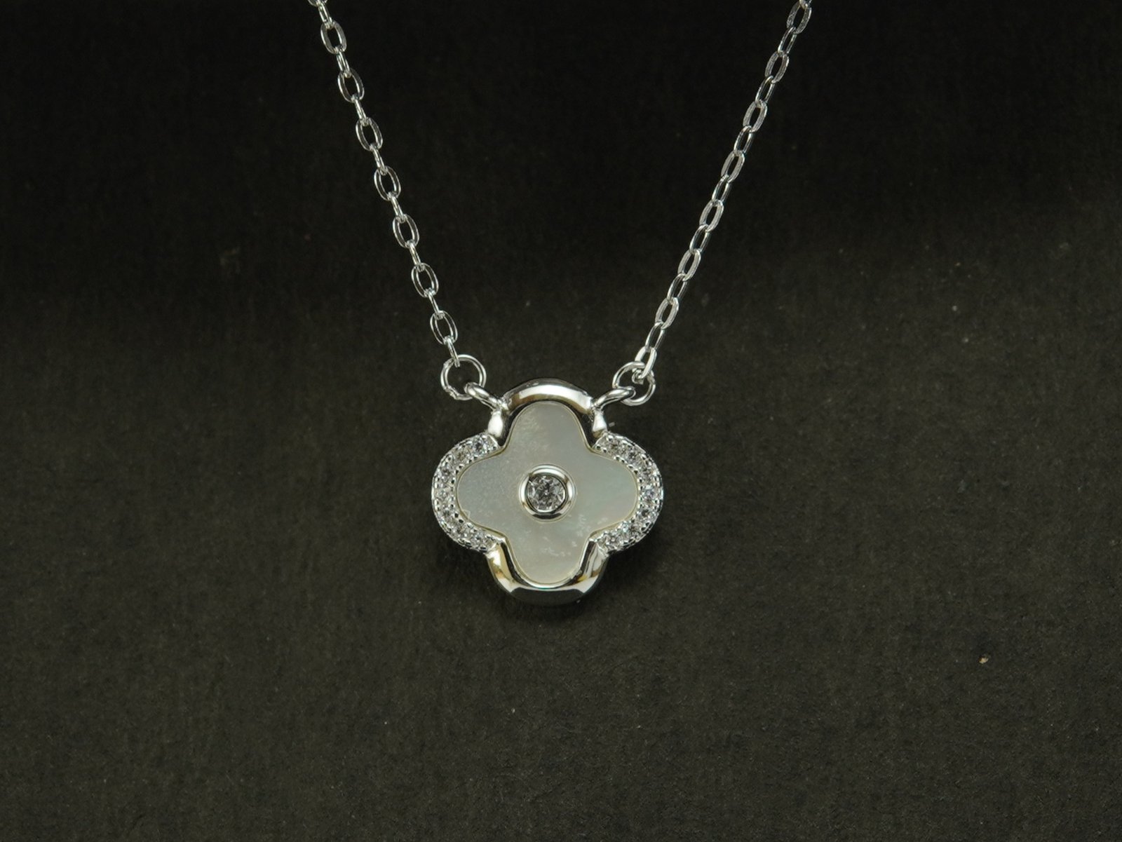 Ivory Clover Pendant - Image 2