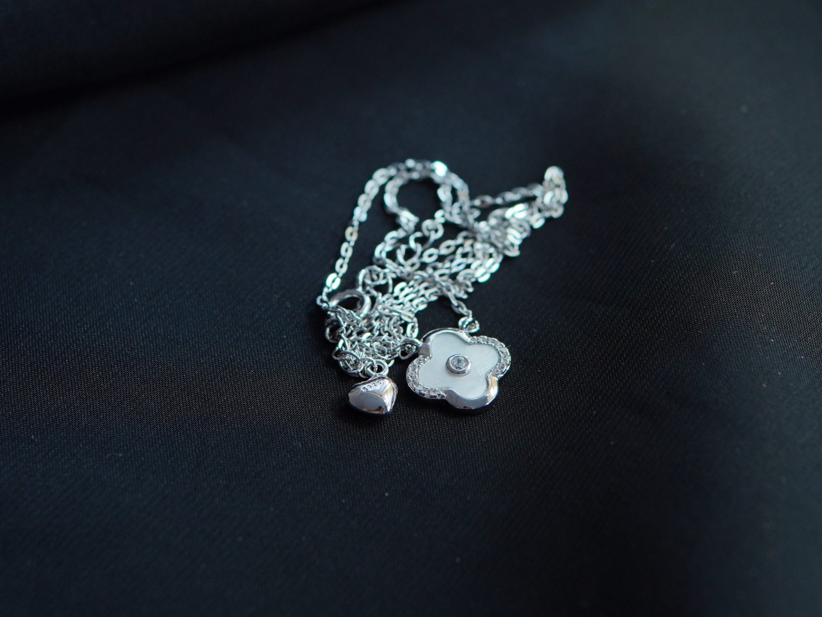 Ivory Clover Pendant - Image 4